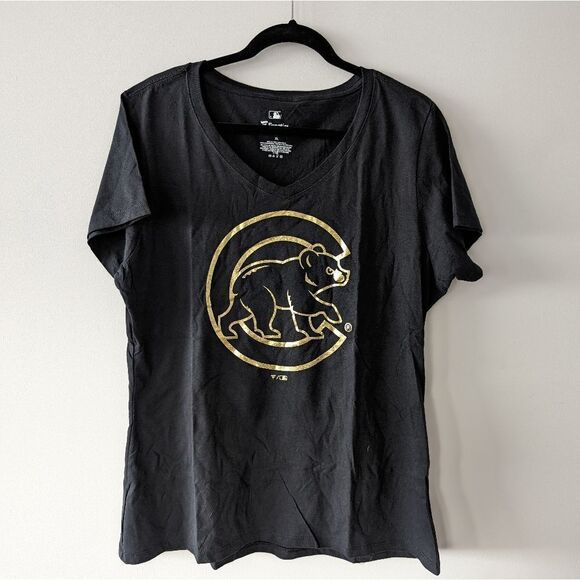 NWOT Chicago Cubs Fanatics V-Neck Tee - XL - Gold Metallic Logo - Picture 2 of 6
